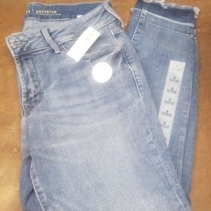 Nwt midrise rockstar